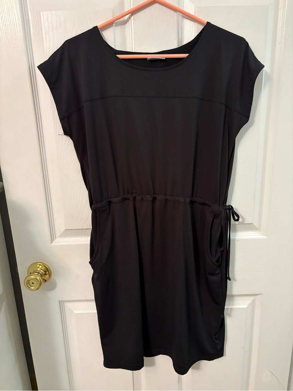 Columbia women’s medium tie waist dress